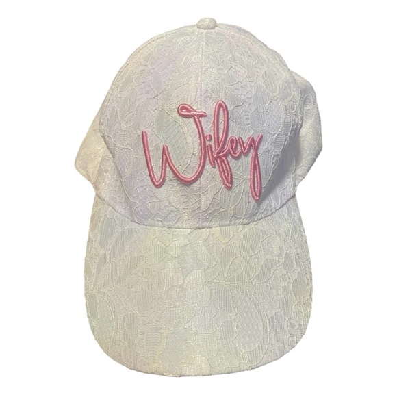 Wifey Embroidered Lace White Cap - Picture 2 of 7